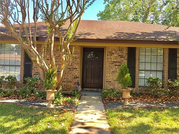 2nd image of 2231 Big Bend Dr