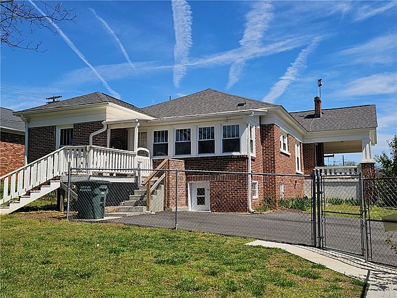 2nd image of 208 Pendleton St
