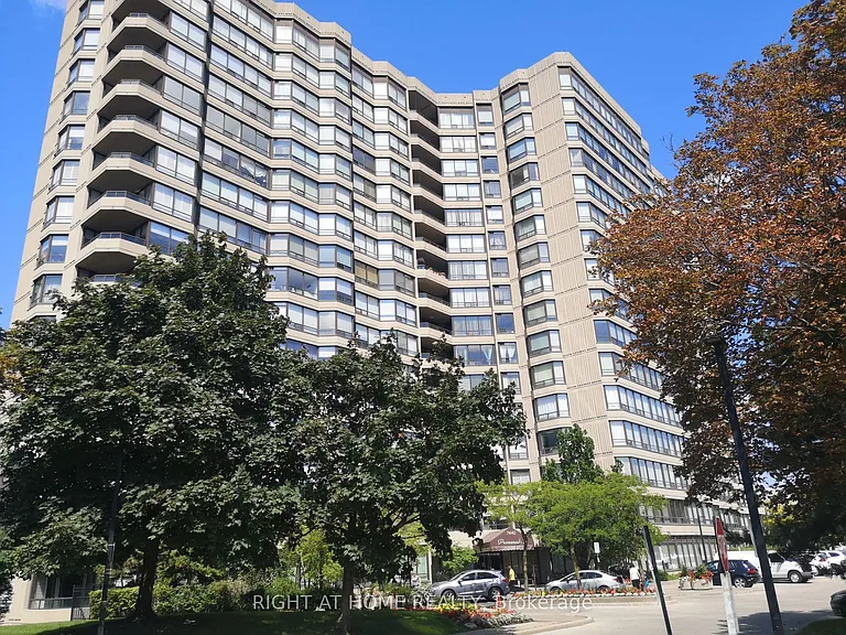 7440 Bathurst St #1102 — Photo 1