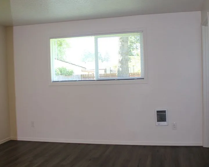 2588 NE Grant St — Photo 15