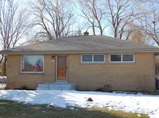 3413 E Puetz Rd, Oak Creek, WI 53154
