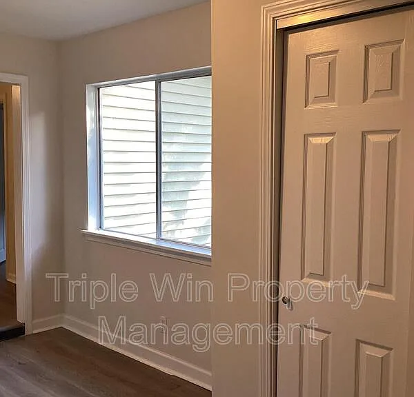 535 S Adams St — Photo 28