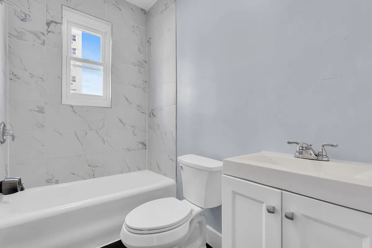 Building Photo - 3905 Ventnor Ave #10