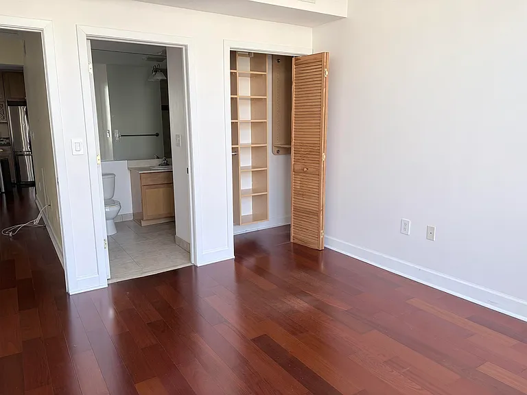 610 Newark St #5H — Photo 8