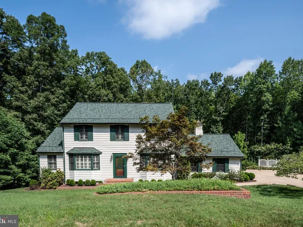 2053 Midshipman Dr, Stafford, VA 22554
