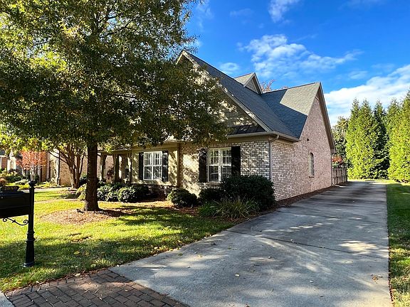 2nd image of 2640 Arbor Place Ct