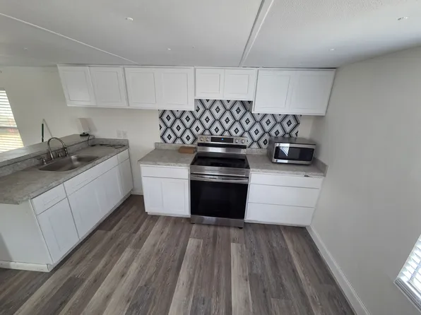 9575 Holsberry Rd #B, Pensacola, FL 32534