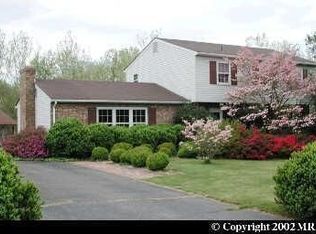 13611 Mountain View Ct, Herndon, VA 20171