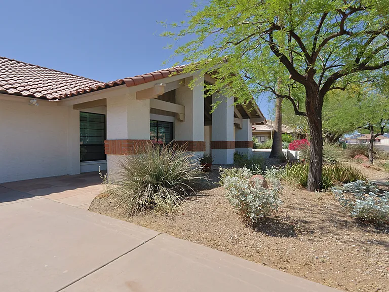 6722 S Martin Ln — Photo 2