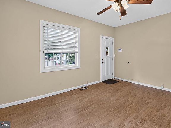 5th image of 2815 Delmont Ave