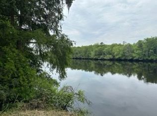 140 Satilla Dr, White Oak, GA 31568