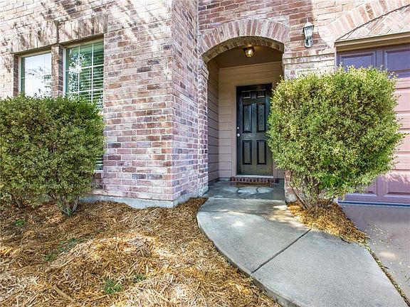 3rd image of 2106 Helmoken Falls Dr
