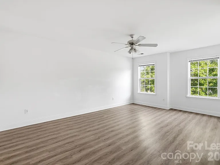 512 Bearbrook Ln — Photo 14
