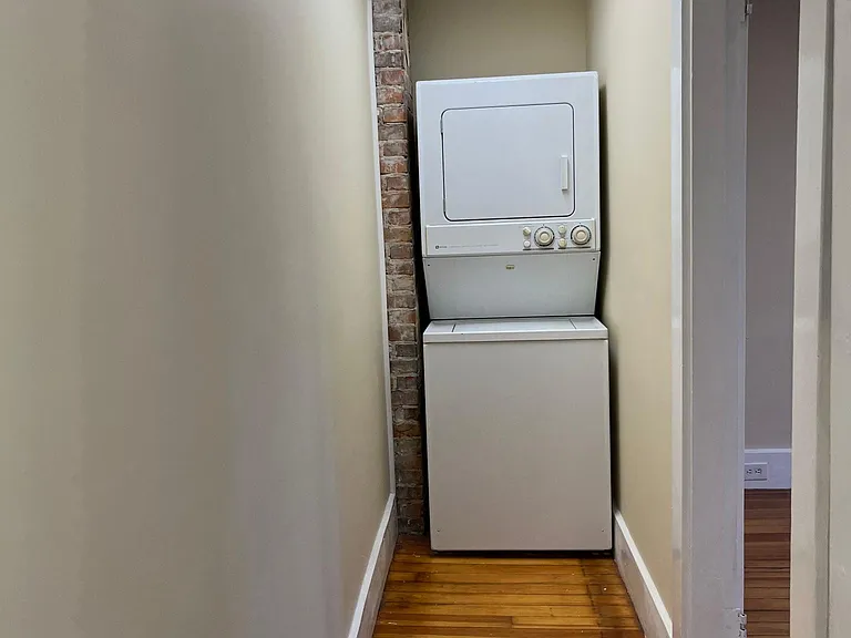242 Congress Ave #1 — Photo 10
