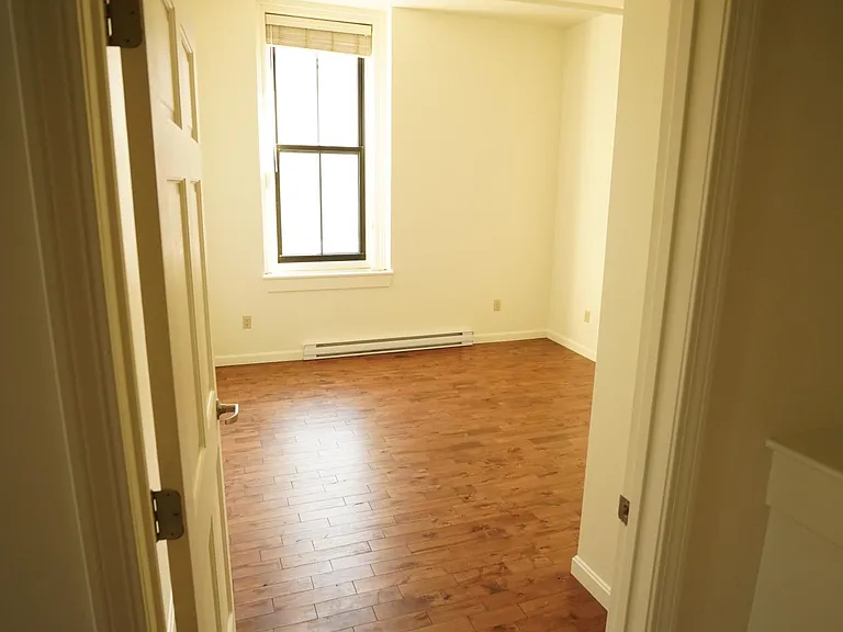 Second bedroom.