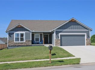 914 N 169th St, Basehor, KS 66007