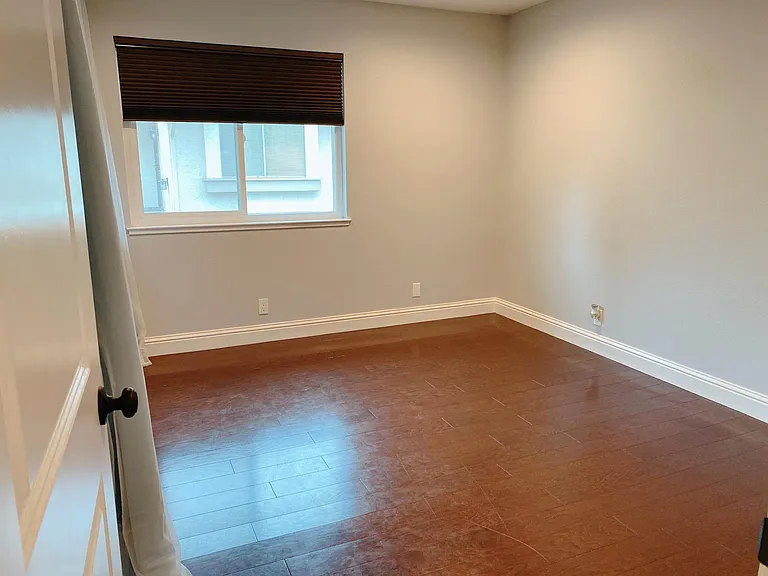 611 Devlin Ct — Photo 3