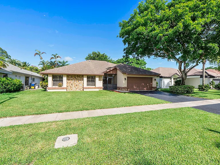 18324 181st Cir S — Photo 4