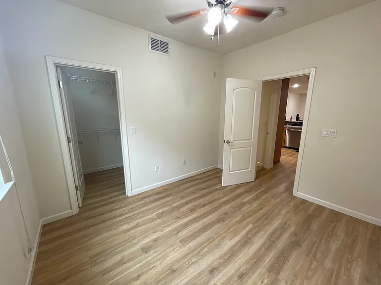 592 Messina Gardens Ln #592 — Photo 7