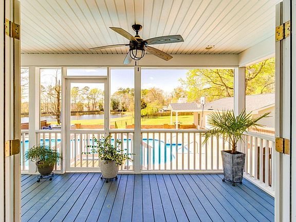 3rd image of 391 Park Rd