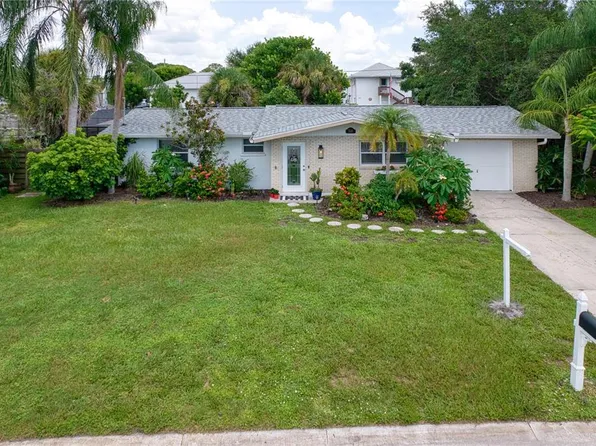 510 Dona Dr, Nokomis, FL 34275
