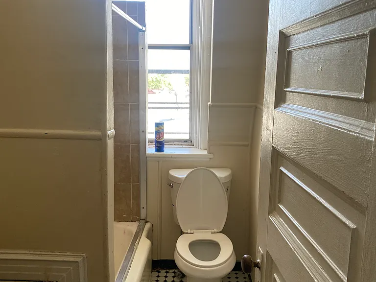 2307 N Broad St #6 — Photo 8