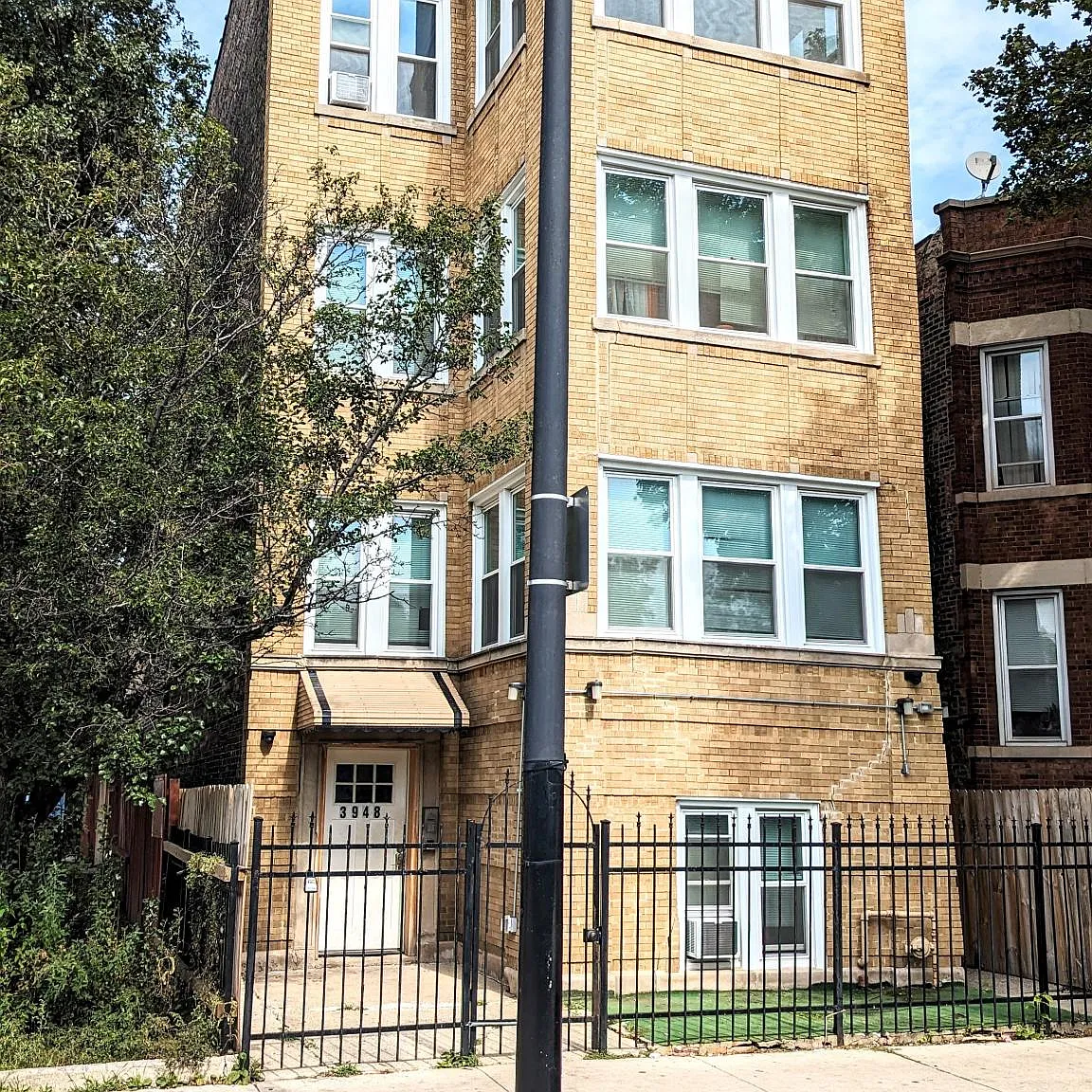 2 bed, 1.5 bath, 1000 sqft, $1,500 — Photo 1