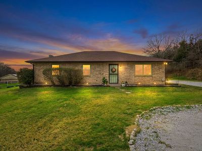 301 Calhoun Bnd, Azle, TX, 76020