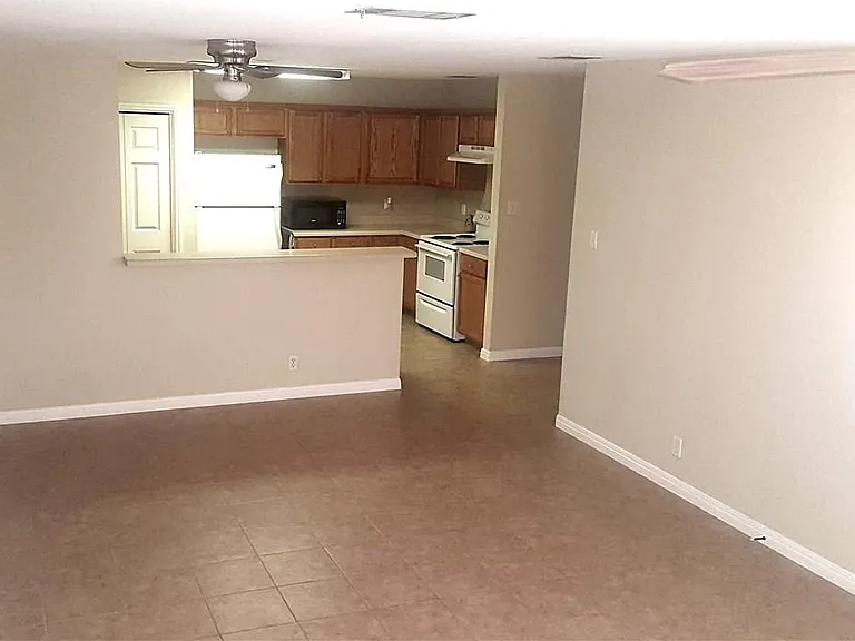 21637 Boggy Ford Rd #B — Photo 8