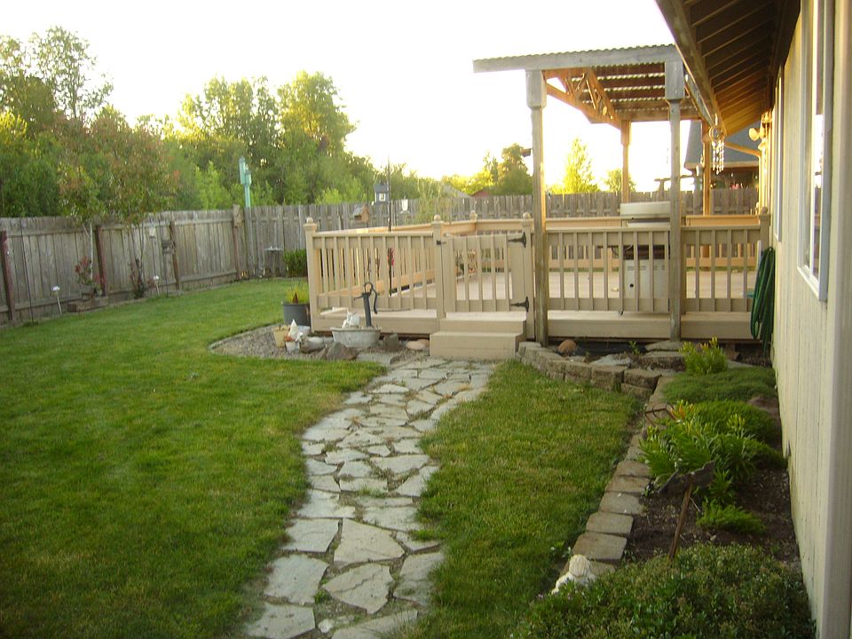 2nd image of 395 N 10th St