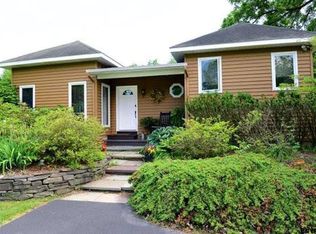 250 Van Wies Point Rd, Glenmont, NY 12077