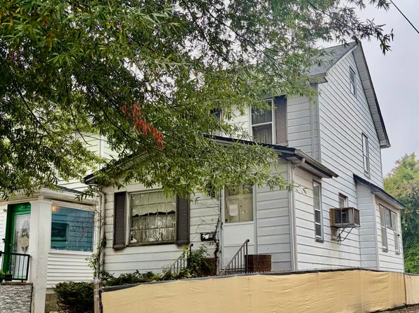 22 Eunice Pl, Staten Island, NY 10303
