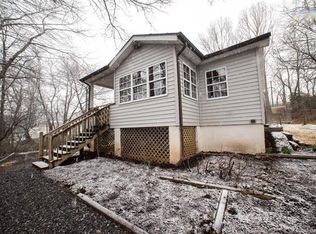 28 Old Buckeye Cove Rd, Swannanoa, NC 28778