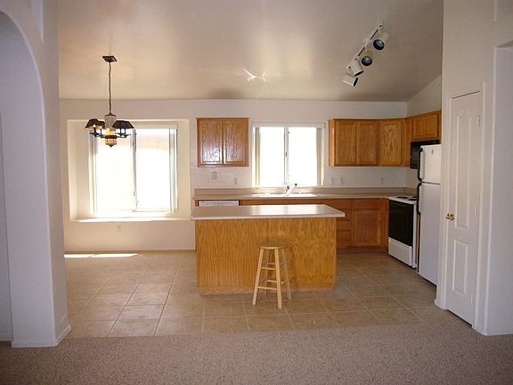 3rd image of 2234 E Menadota Dr