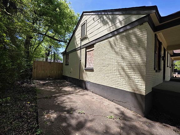 4th image of 1657 Southern Ave