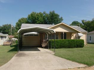 1220 N 5th St, Neodesha, KS 66757