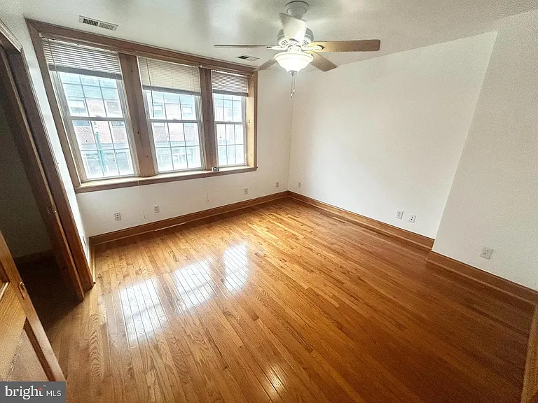 2635 W Girard Ave #B — Photo 13