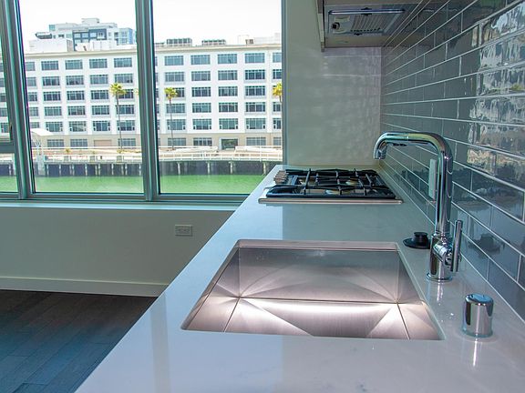 4th image of 1000 3rd St #406