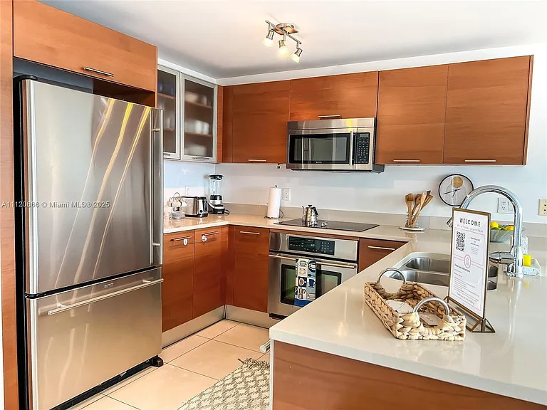 3250 NE 1st Ave #708 — Photo 13