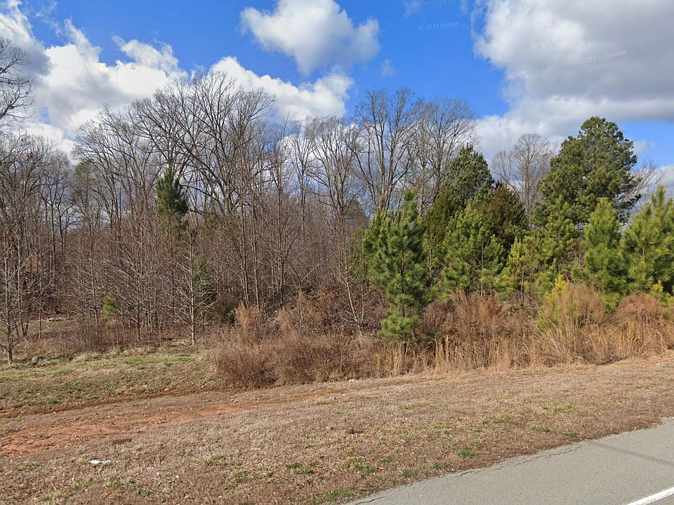 2nd image of 5240 Macy Grove Rd