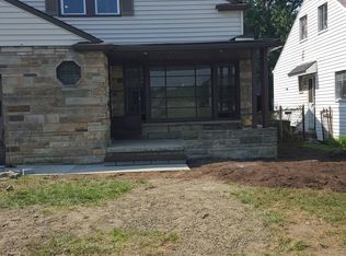 2420 S Green Rd, University Heights, OH 44122