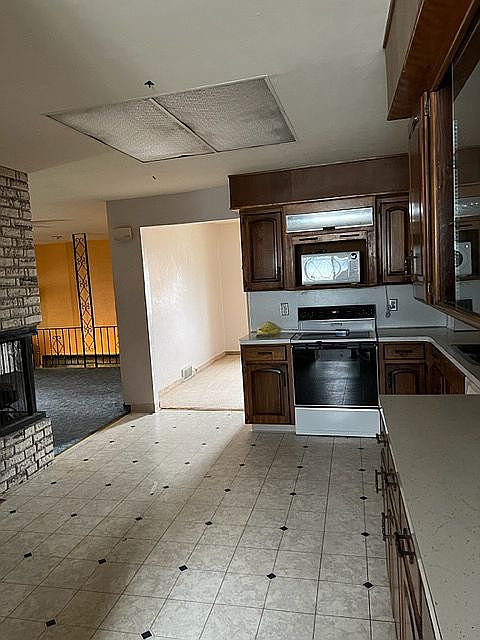 1st image of 24 6th St S