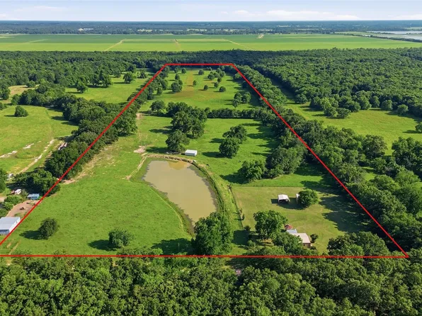 500 County Road 1300, Lake Creek, TX 75450