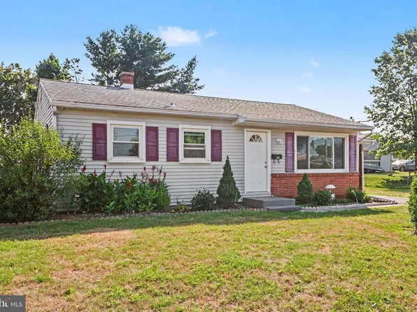 100 Nissley Dr, Middletown, PA 17057