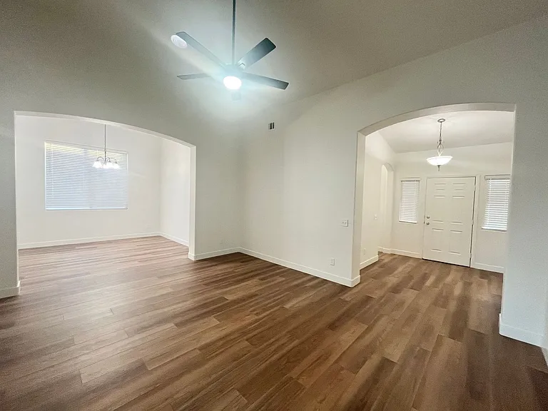 3816 Waynesvill St — Photo 9