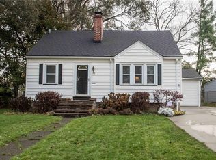 118 Cabot Rd, Rochester, NY 14626