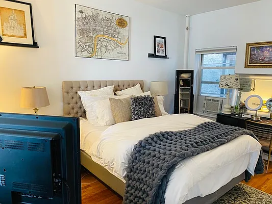 Rented by Bank Neary | media 22