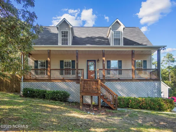 201 Wheeler Creek Road, Sneads Ferry, NC 28460