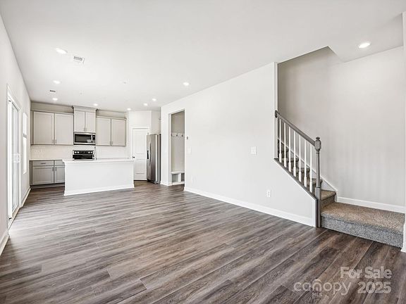3rd image of 1411 Windy Park Dr