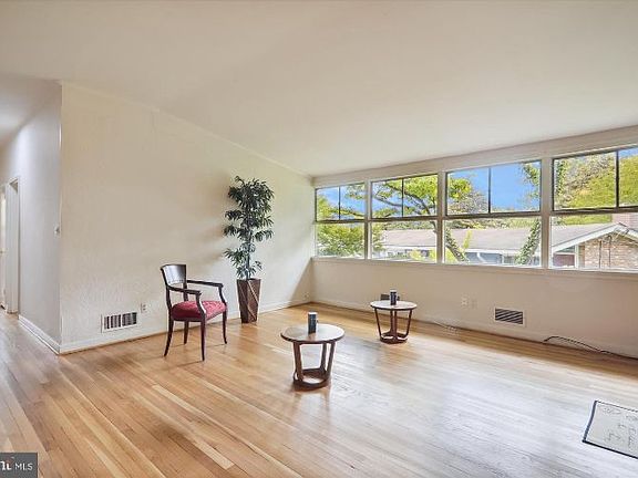 4th image of 2205 Richland Pl